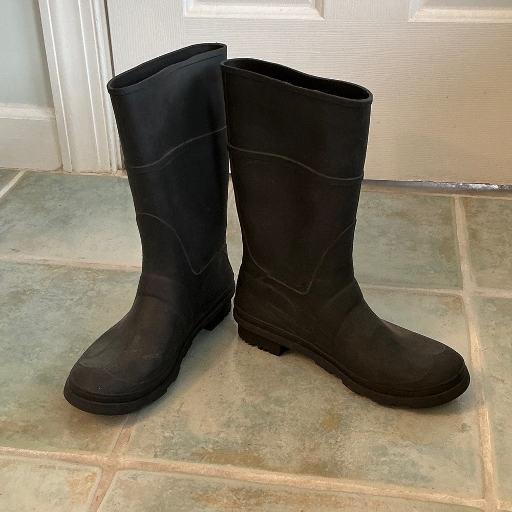 Kamik Black Rubber Boots with Buckle